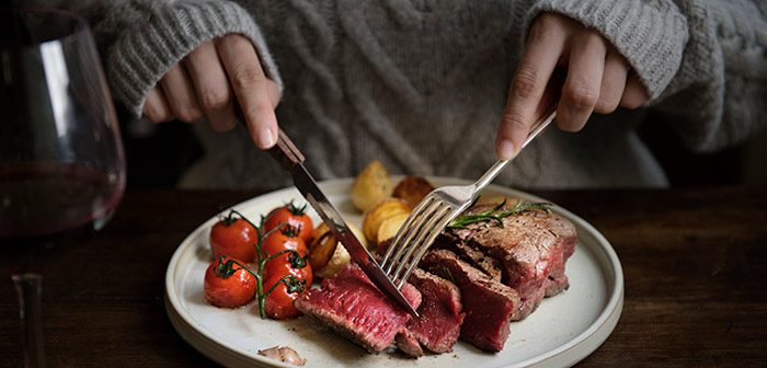 Cutting steak
