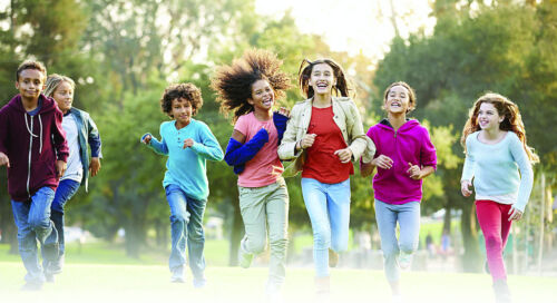 Kids running in field - HPV